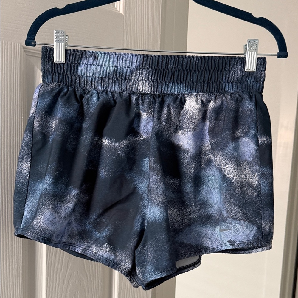 Nike Women's Navy and Black Marbled Athletic Shorts